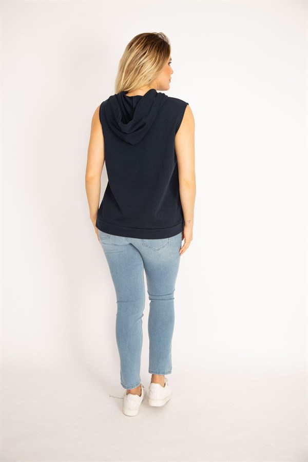 Kadın Lacivert Yanı Çıtçıt Yırtmaçlı Kapşonlu Kolsuz Sweatshirt 65N34829