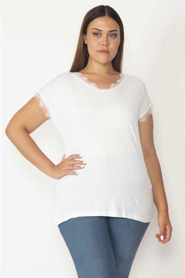 Kadın Beyaz Büyük Beden Pamuklu Kumaş V Yakalı Dantel Detaylı Düşük Kollu Bluz