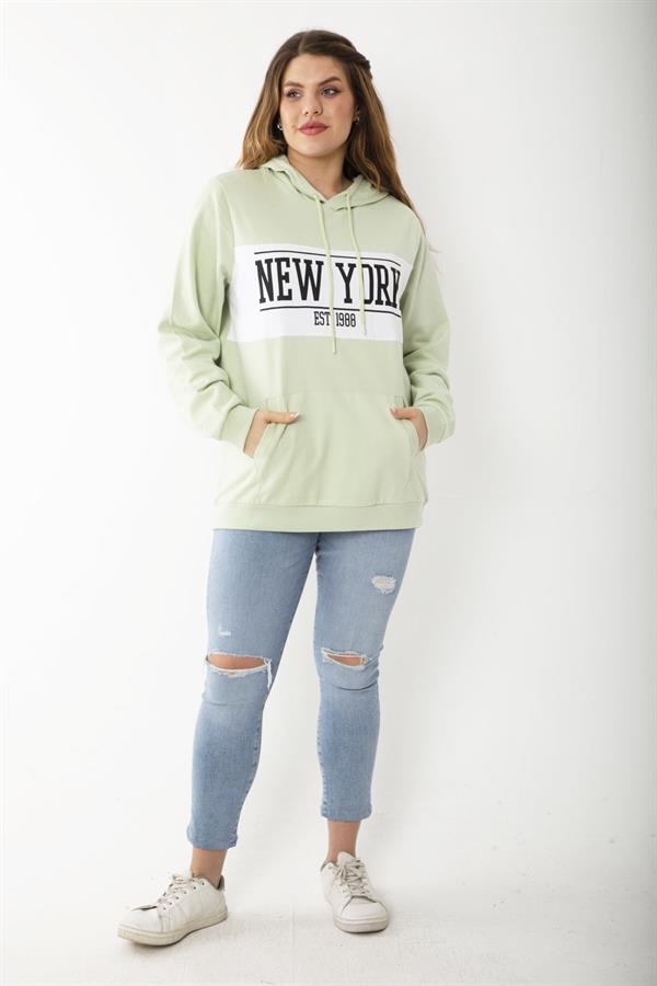 Kadın Büyük Beden Yeşil İçi Şardonlu Baskı Ve Kapşon Detaylı Kanguru Cepli Sweatshirt 65N37209