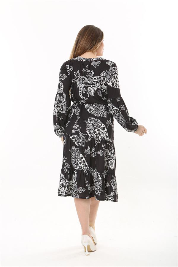 Kadın Büyük Beden Siyah Yaka Bağcık Ve Kol Ağzı Lastik Detaylı Katlı Uzun Elbise 65N37561