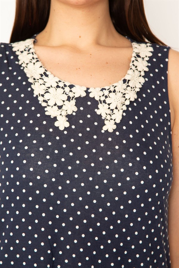 Kadın Lacivert Yaka Dantelli Puan Desenli Bluz 65N32431