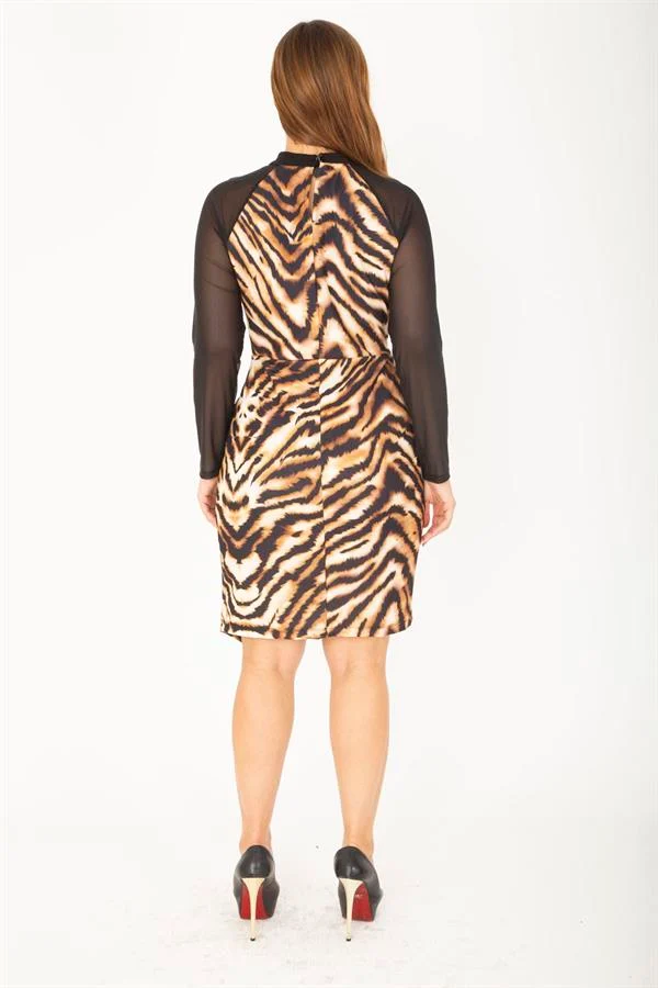 Kadın Büyük Beden Leo Leopar Desenli Kolları Tül Bel Drapeli Elbise 65N36851