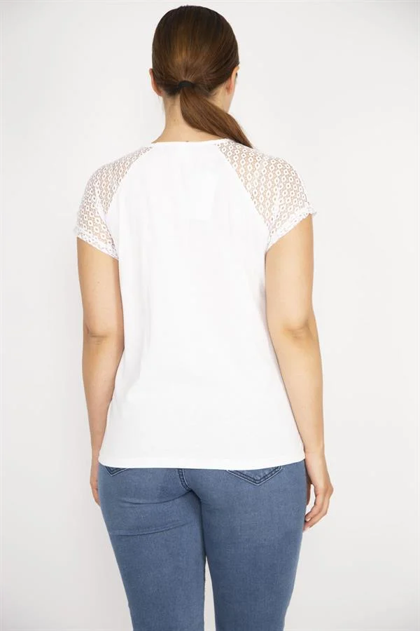 Kadın Beyaz Büyük Beden Pamuklu Kumaş Ön Pat Fermuarlı Kolları Dantel Bluz