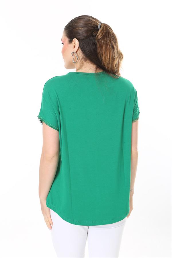 Kadın Büyük Beden Beyaz Nakış Detaylı Yaka Ve Kol Ağzı Kopenaki Dantelli V Yakalı Bluz 65N37676