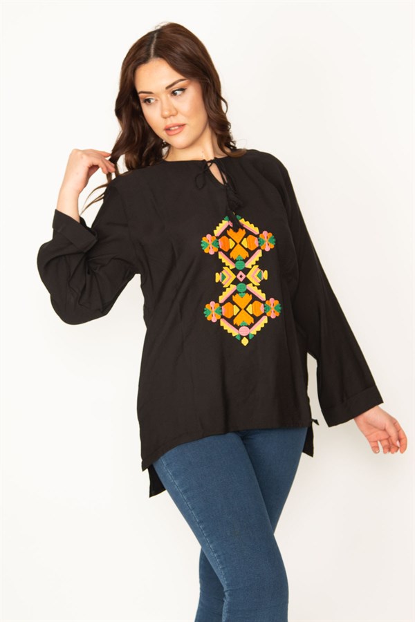 KADIN SİYAH NAKIŞ DETAYLI YAKA BAĞCIKLI BLUZ