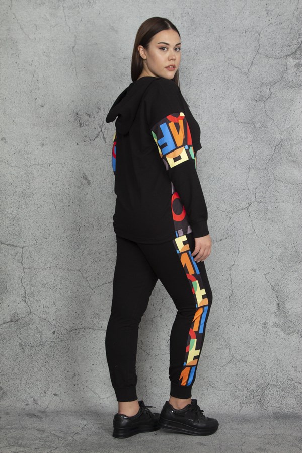 KAPŞONLU FERMUAR VE BASKI DETAYLI KUŞGÖZLÜ SWEATSHİRT PANTOLON TAKIM