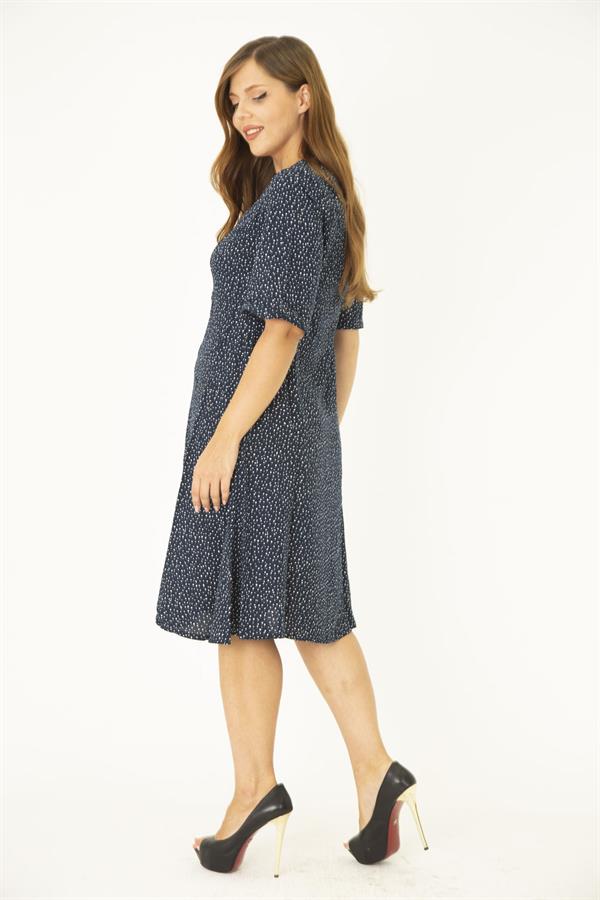 Kadın Büyük Beden Lacivert Dokuma Viskon Kumaş Ön Düğmeli Cepli Elbise 65N36785