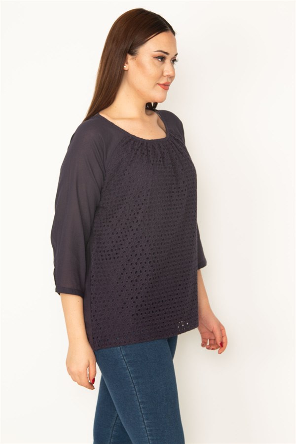 KADIN LACİVERT ÖNÜ ASTARLI DELİKİŞ NAKIŞLI KAPRİ KOLLU VUAL BLUZ