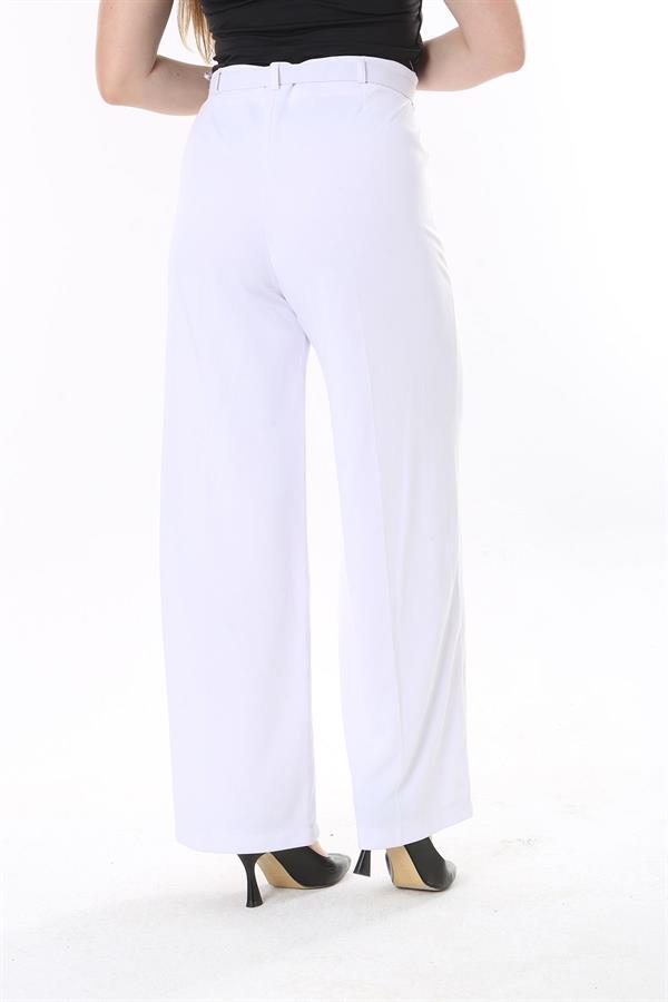 Kadın Büyük Beden Beyaz Kemer Aksesuarlı Geniş Paçalı Cepsiz Pantolon 65N37818