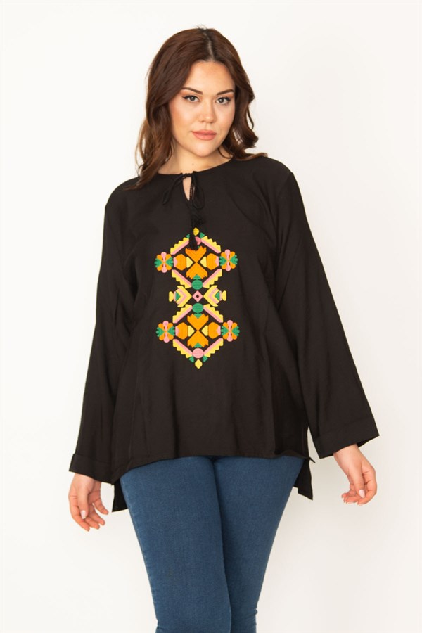 KADIN SİYAH NAKIŞ DETAYLI YAKA BAĞCIKLI BLUZ