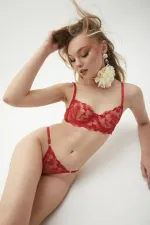 Kırmızı Çiçek Desenli Brode İşlemeli Tek Renk Balenli Kapsız Sütyen Tanga İç Çamaşırı Takımı Kırmızı Çiçek Desenli Brode İşlemeli Tek Renk Balenli Kapsız Sütyen Tanga İç Çamaşırı Takımı