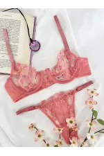 Ensemble de sous-vêtements à armatures et string à motifs floraux brodés de couleur corail