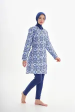 Maillot de bain une pièce couvrant entièrement, imperméable, de style parachute, avec leggings.