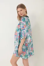 Paréo, robe de plage, kimono à motifs