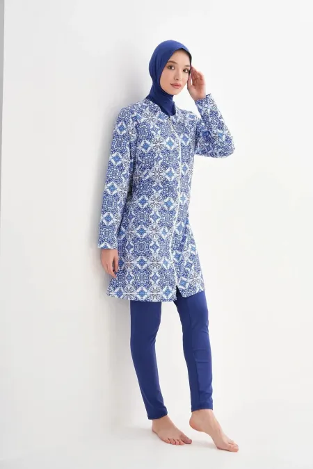 Maillot de bain une pièce couvrant entièrement, imperméable, de style parachute, avec leggings.