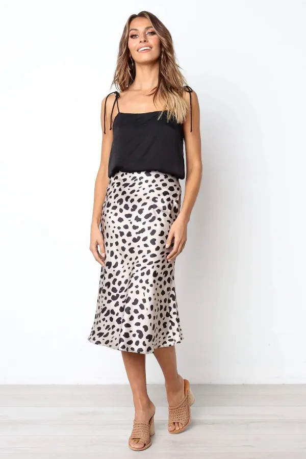 Jupe longue en satin lycra imprimé léopard, taille élastiquée et fermeture éclair, idéale pour une tenue pudique, 100 cm