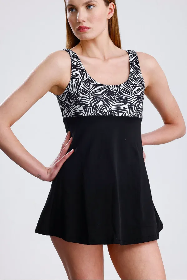 Maillot de bain une pièce short en lycra avec coussinets de poitrine, noir/marine, short