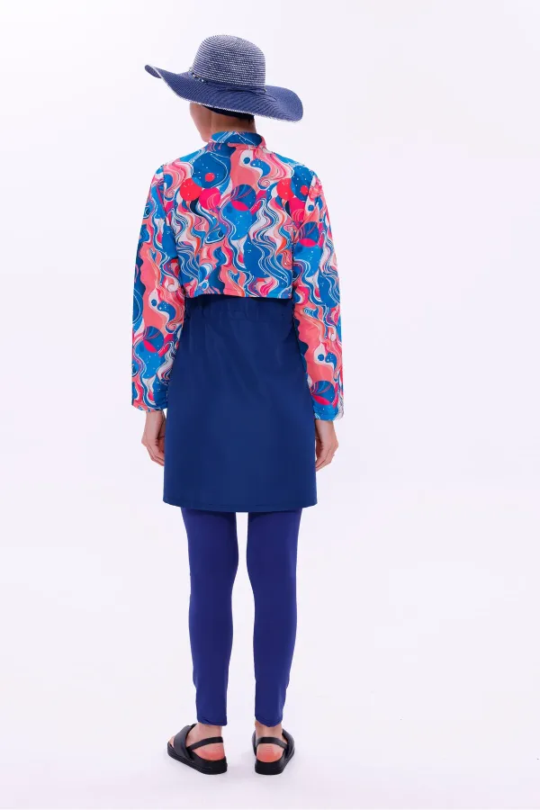 Maillot de bain une pièce imperméable de type parachute, avec leggings et double bonnet.