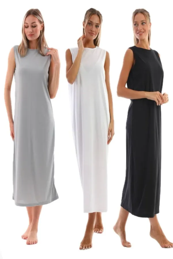 Ensemble 3 pièces : robe sans manches, doublure, jupon et dessous.