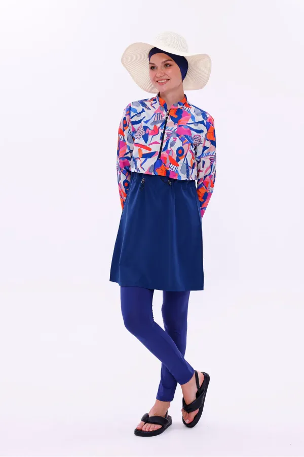 Maillot de bain une pièce imperméable de type parachute, avec leggings et double bonnet.