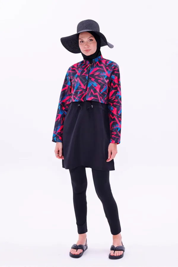 Maillot de bain une pièce imperméable de type parachute, avec leggings et double bonnet.