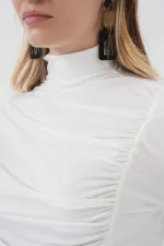 938 Büzgü Detaylı Dik Yaka Sandy Bluz - Beyaz