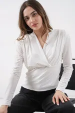 Kadın Omuz Vatkalı Kruvaze Yaka Bluz 942 - Beyaz
