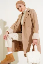 Manteau en cachemire à chevrons et manches à plumes pour femme 9145 - Biscuit