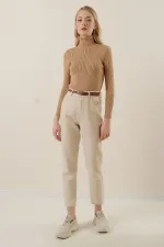 Pull à col roulé côtelé beige 15796