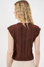 Women's Textured Sleeveless Knitted Stretch Blouse 991 - Brown