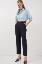 6686 Kadın Pileli Kemerli Kumaş Pantolon - Lacivert