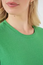 4332 Yanı Yırtmaçlı Örme Tişört - Yeşil