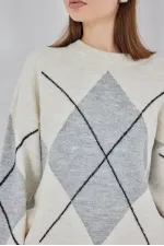 15895 Oversized Knitwear Sweater with Diamond Pattern - M. Cream