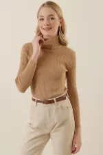 Pull à col roulé côtelé beige 15796