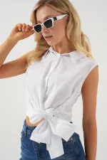 Chemise à manches zéro et nœud sur le devant pour femme 20340 - Blanche