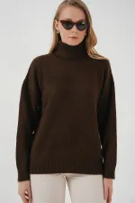 15917 Kadın Balıkçı Yaka Oversize Triko Kazak - Kahverengi