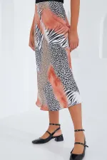 Jupe en satin noir à motifs saumon pour femme 15806