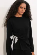 Women's Scarf Blouse and Skirt Two-Piece Set 8077 - Black Women's Scarf Blouse and Skirt Two-Piece Set 8077 - Black