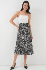 Kadın Siyah Beyaz Desenli Saten Etek 15806