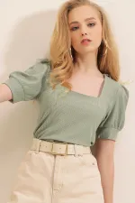 0409 Kare Yaka Örme Bluz - Çağla