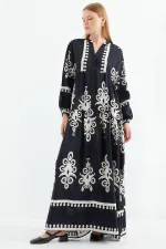 Robe hijab à motifs authentiques 2423 - Noire