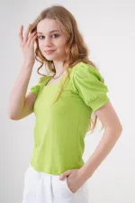 Chemisier tricoté à col carré 0409 - Vert écru