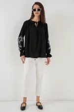 Kadın Nakışlı Örme Bluz 941 - Siyah