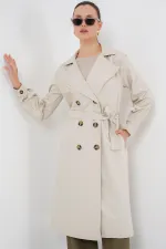 5853 Kruvaze Yaka Arkası Baskılı Trençkot - A.Bej