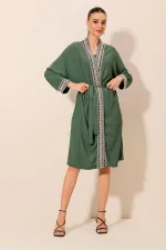 Kimono long brodé en maille 5865 - Vert émeraude