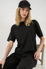 Women's Embellished T-Shirt and Pants Two-Piece Set 30105 - Black Women's Embellished T-Shirt and Pants Two-Piece Set 30105 - Black