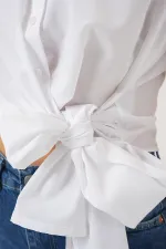 Chemise à manches zéro et nœud sur le devant pour femme 20340 - Blanche