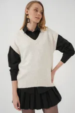 15914 V Yaka Triko Süveter - Ekru