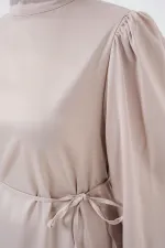 Robe de soirée modeste en satin 2510 - Crème Robe de soirée modeste en satin 2510 - Crème