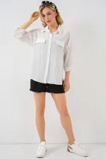 Chemise à manches courtes pour femme avec poches apparentes 20317 - Blanche